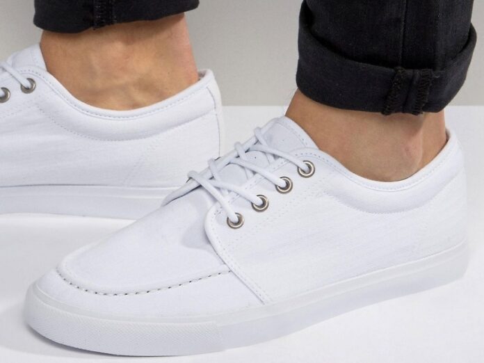 wide-fitting shoes for bunions