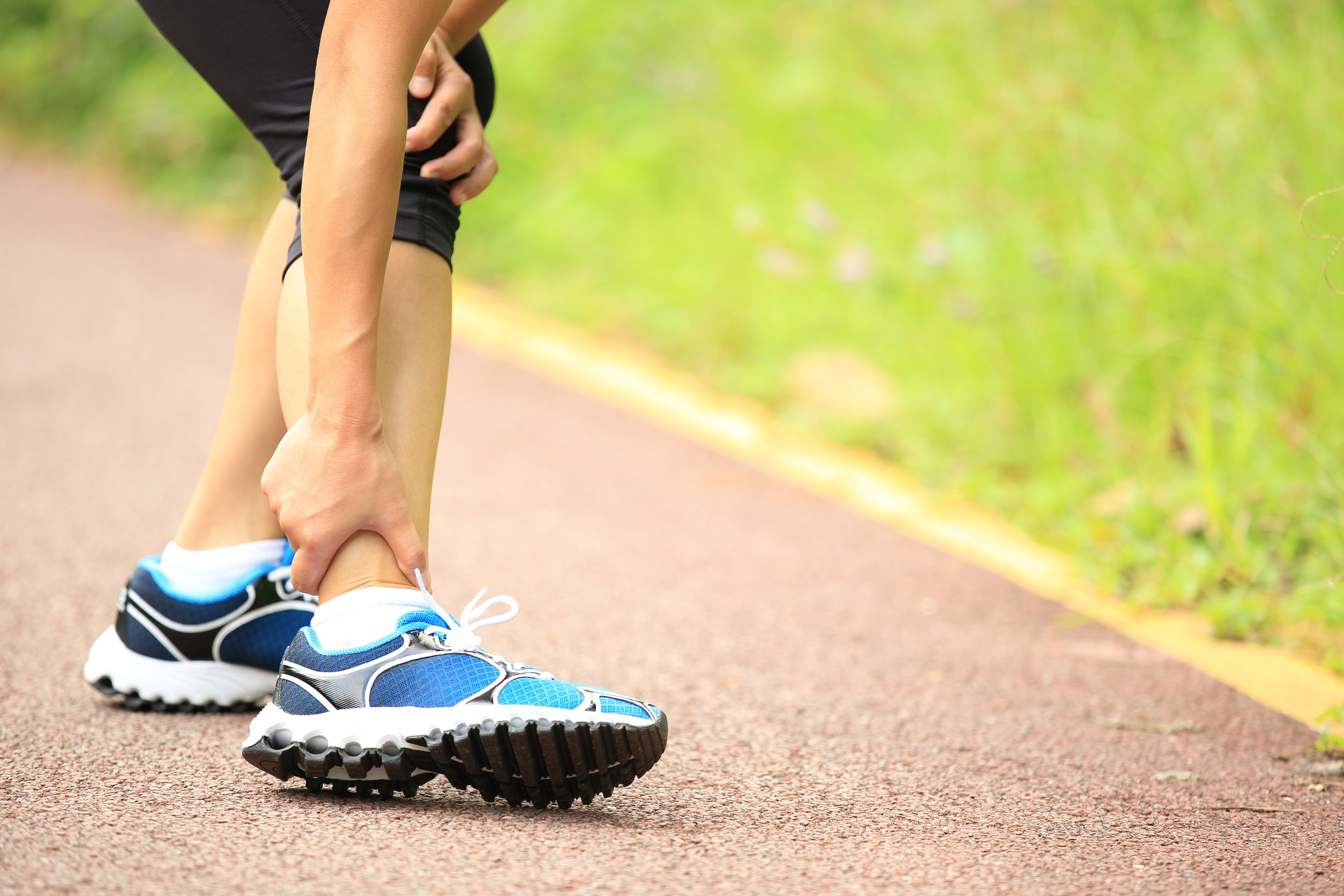 running shoes with heel support